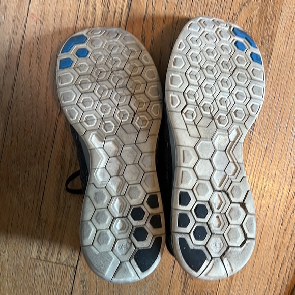 Nike running shoes - Picture 4 of 5